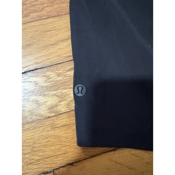 Lululemon Size 6 On The Fly Shorts 2.5" Black - Picture 4 of 5